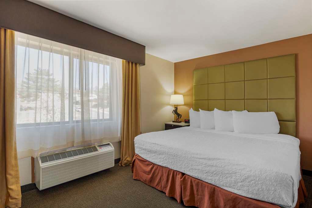 Фото Best Western Plus Country Inn & Suites