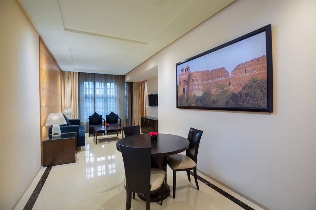 Фото Radisson Blu Marina Hotel, Delhi Connaught Place