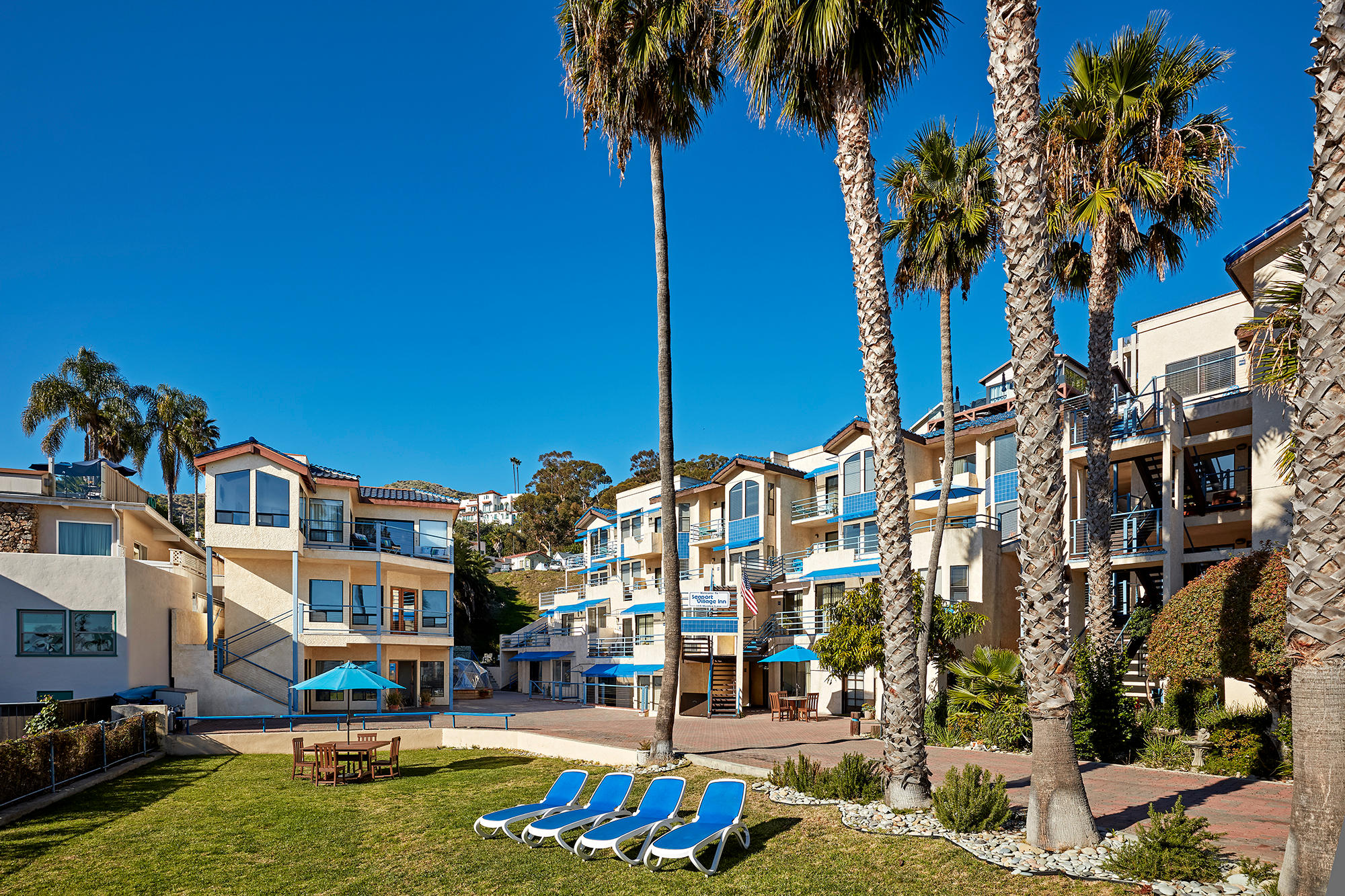 Фото Seaport Village Inn Avalon