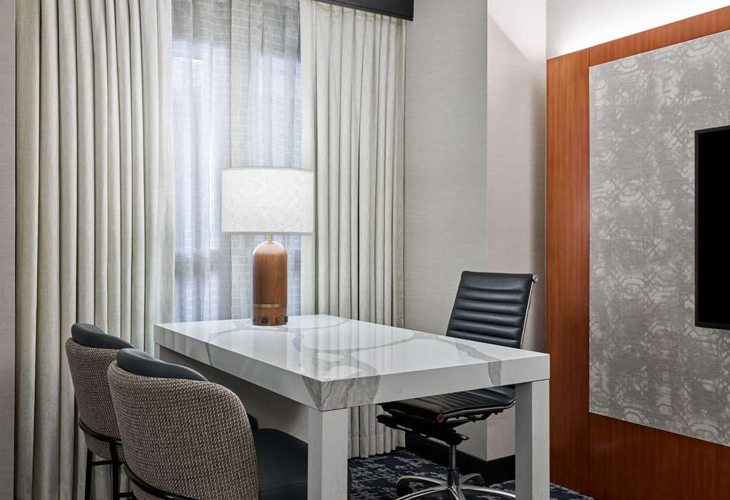 Фото Embassy Suites by Hilton Washington D. C. – Convention Center