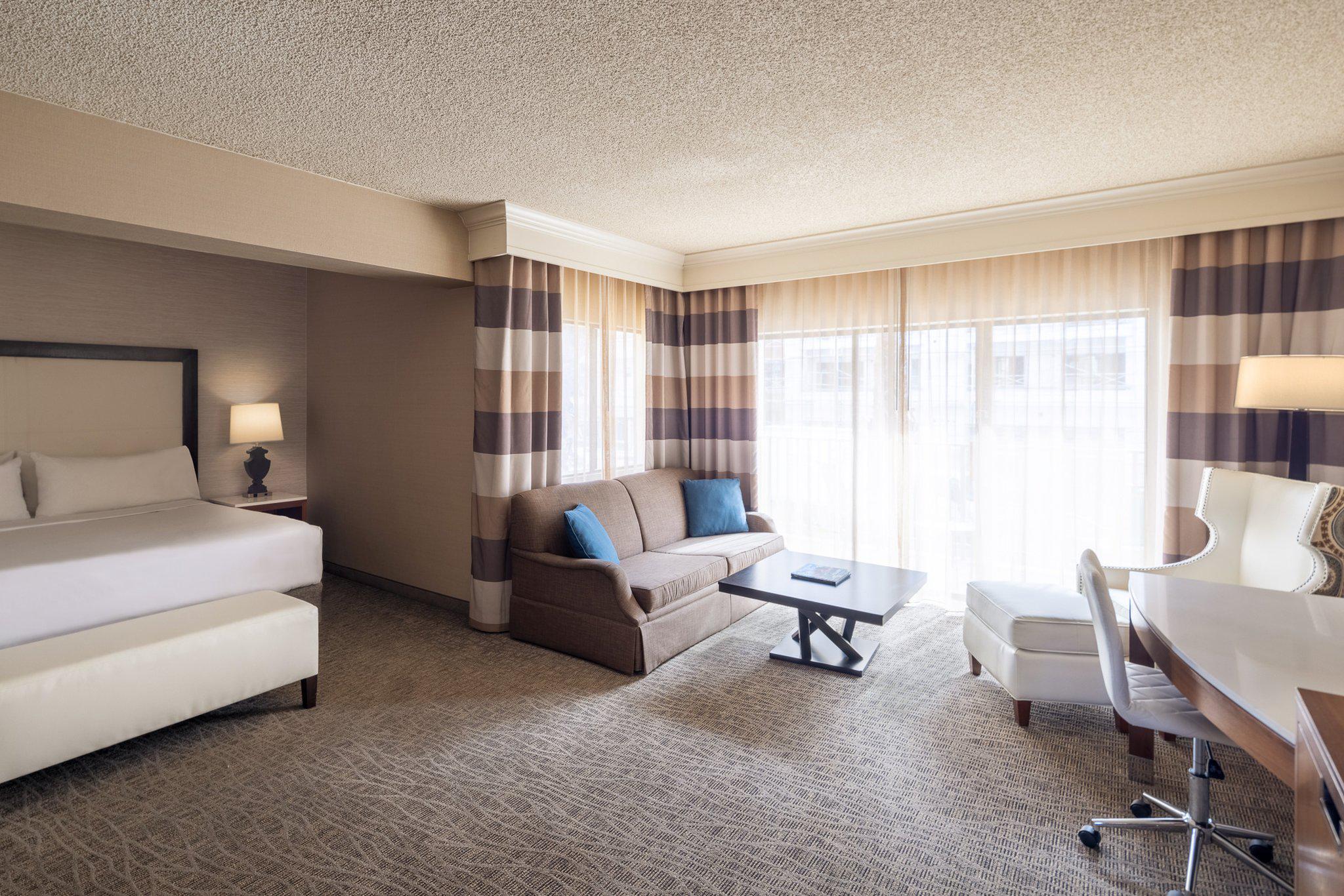 Фото Crowne Plaza Phoenix - Chandler Golf Resort, an Ihg Hotel