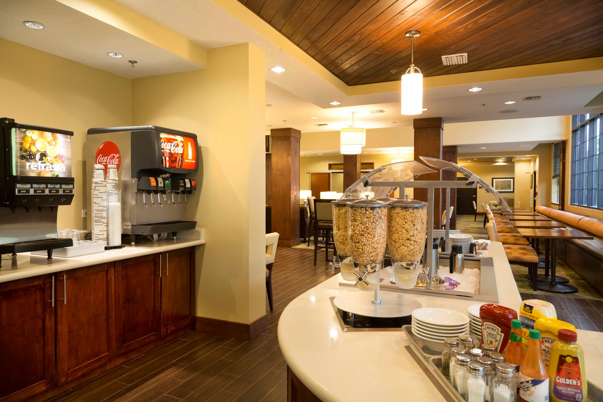 Фото Staybridge Suites Orlando at SeaWorld, an Ihg Hotel
