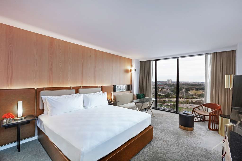 Фото C. Baldwin, Curio Collection by Hilton
