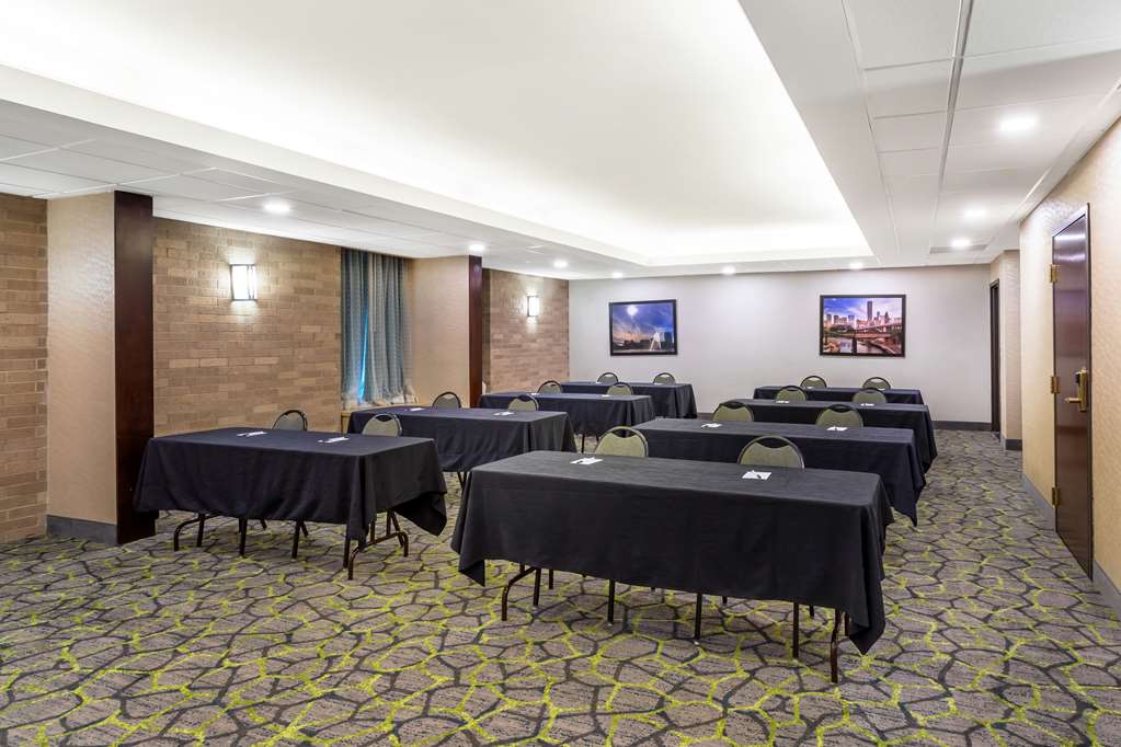 Фото Best Western Plus Houston Energy Corridor