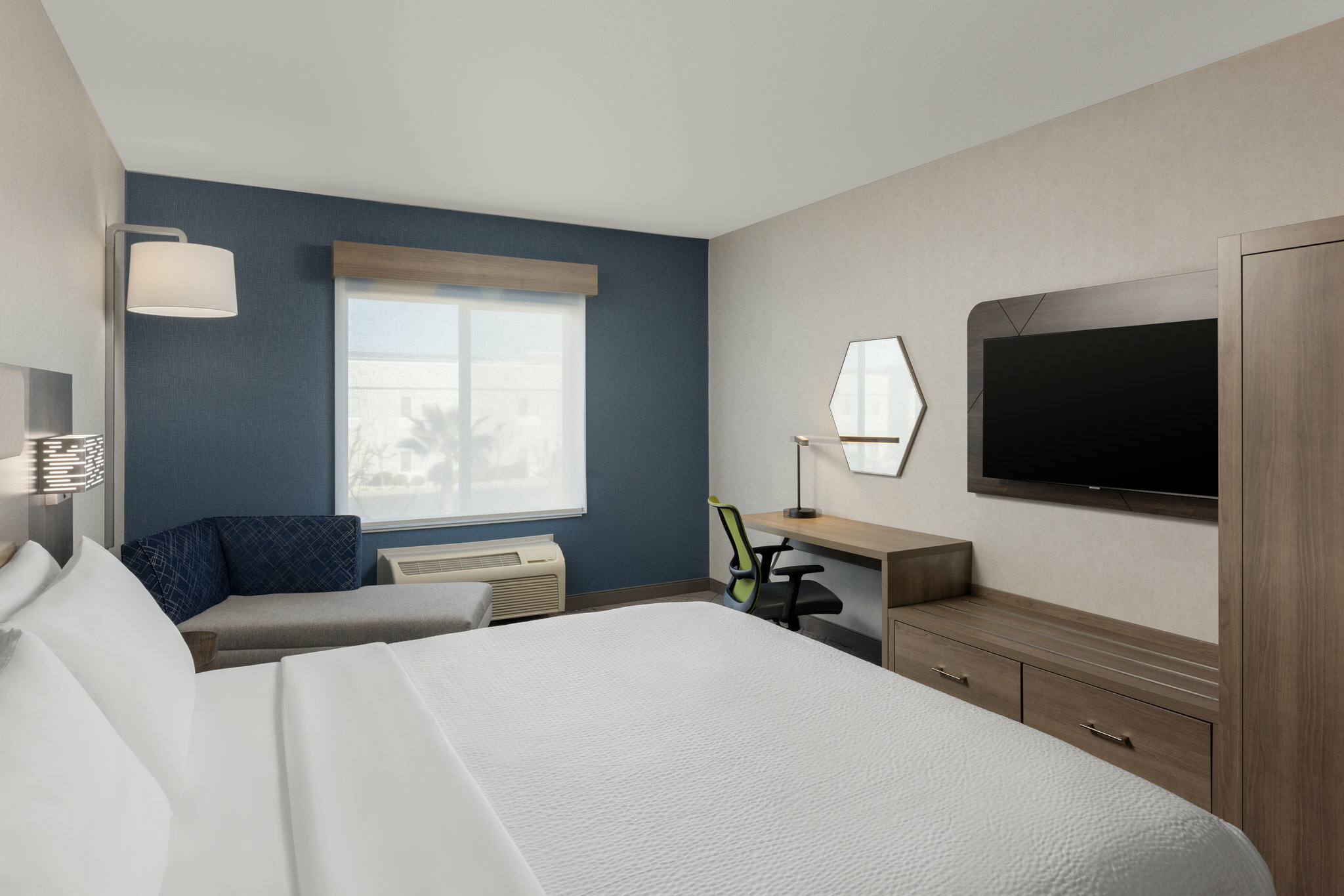 Фото Holiday Inn Express & Suites Sacramento Ne Cal Expo
