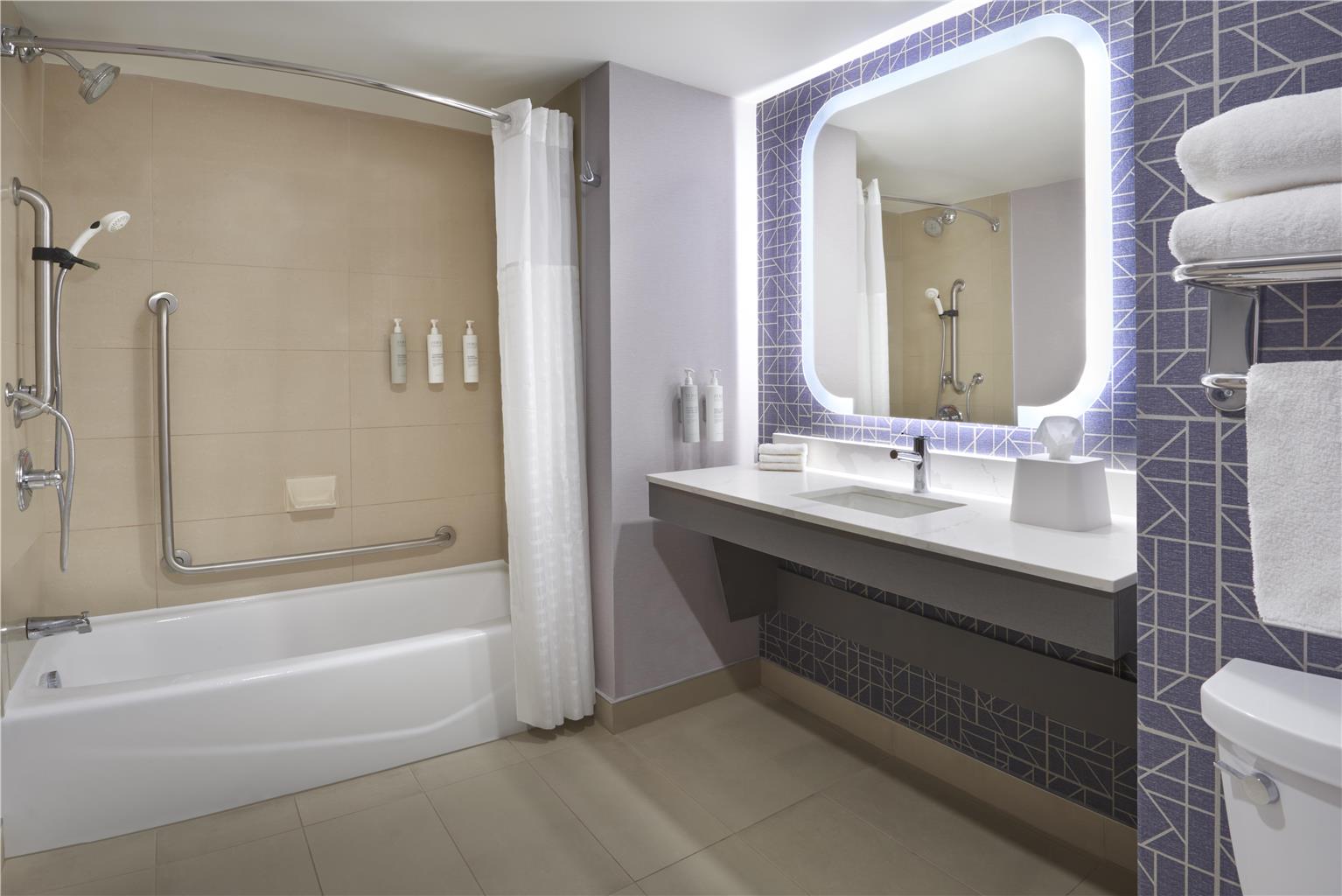 Фото Homewood Suites by Hilton Toronto Vaughan