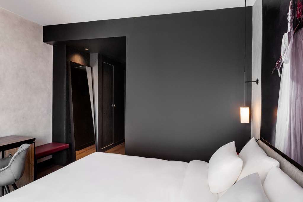 Фото Radisson Red Madrid