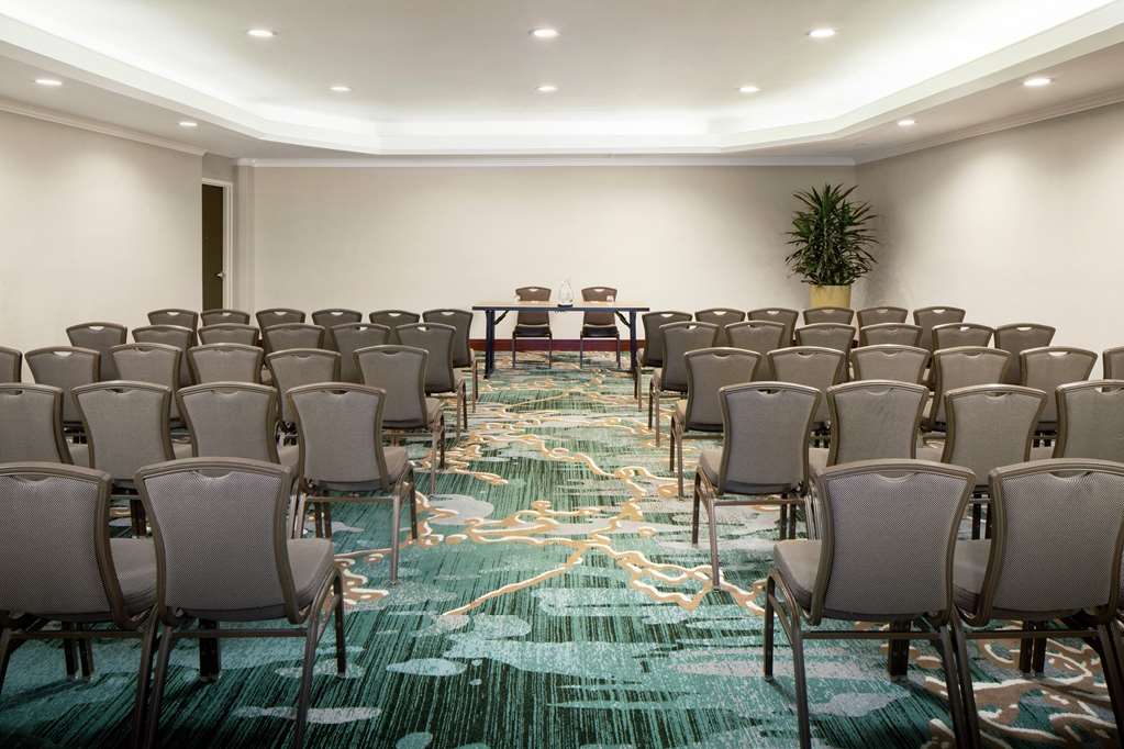 Фото DoubleTree by Hilton Manchester Downtown