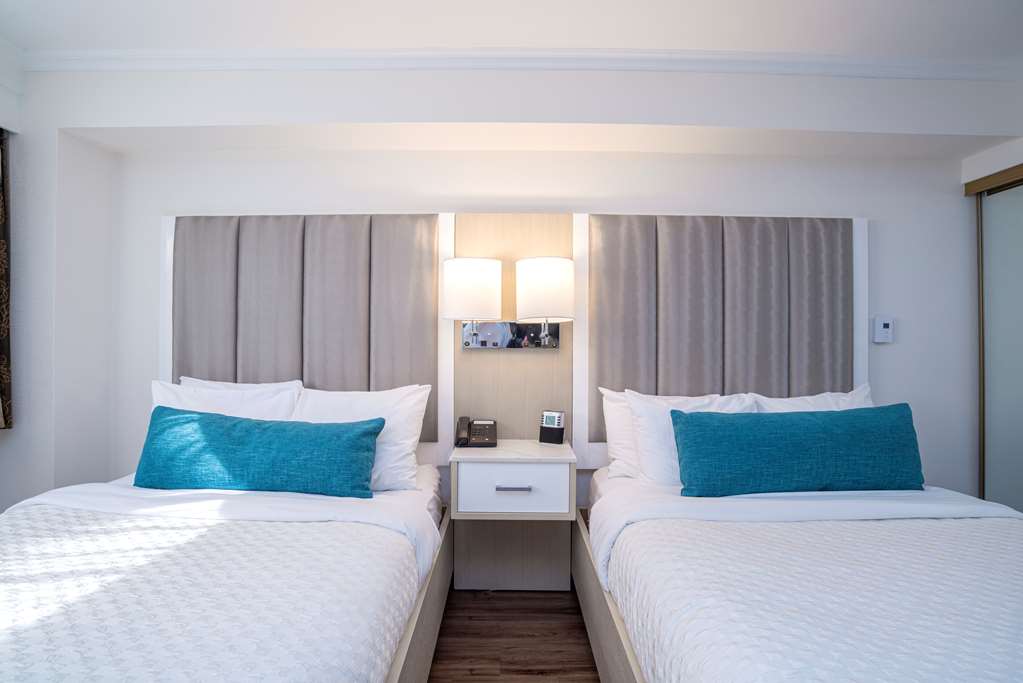 Фото Best Western Plus Dorchester Hotel