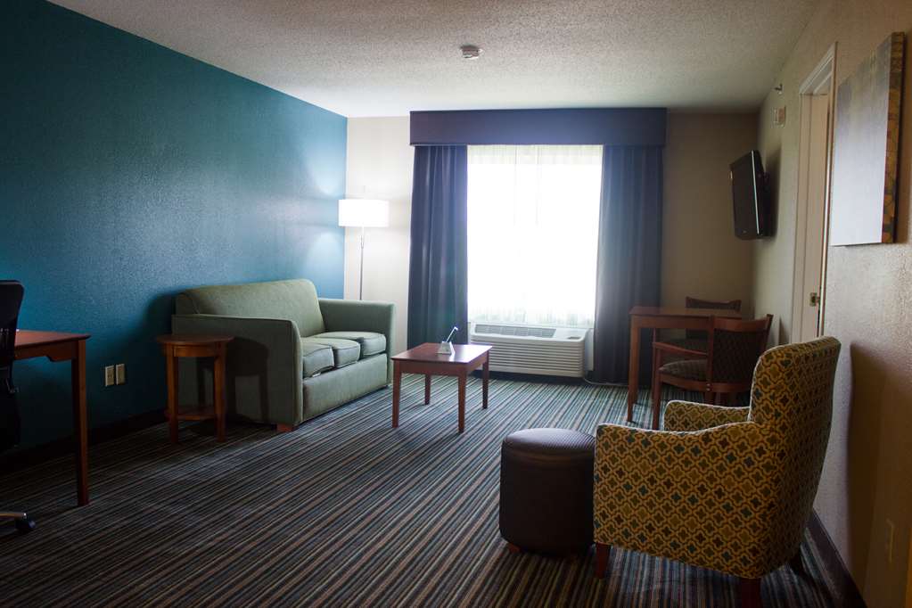 Фото Best Western Plus Menomonie Inn & Suites