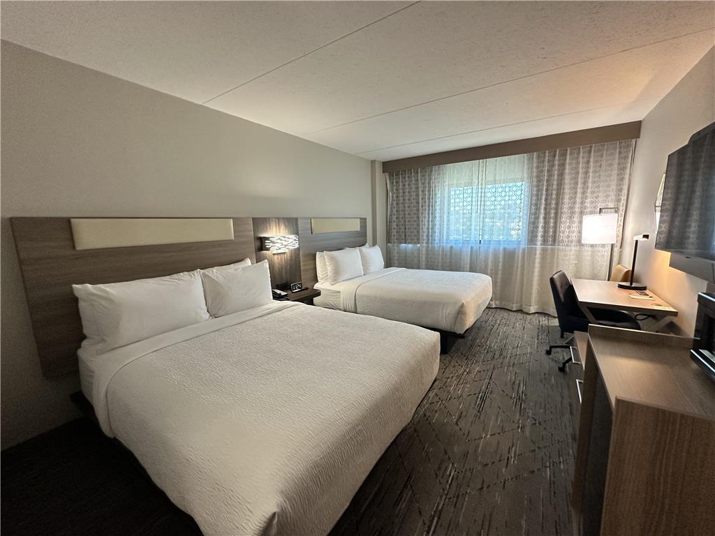 Фото Comfort Inn & Suites Downtown Tacoma