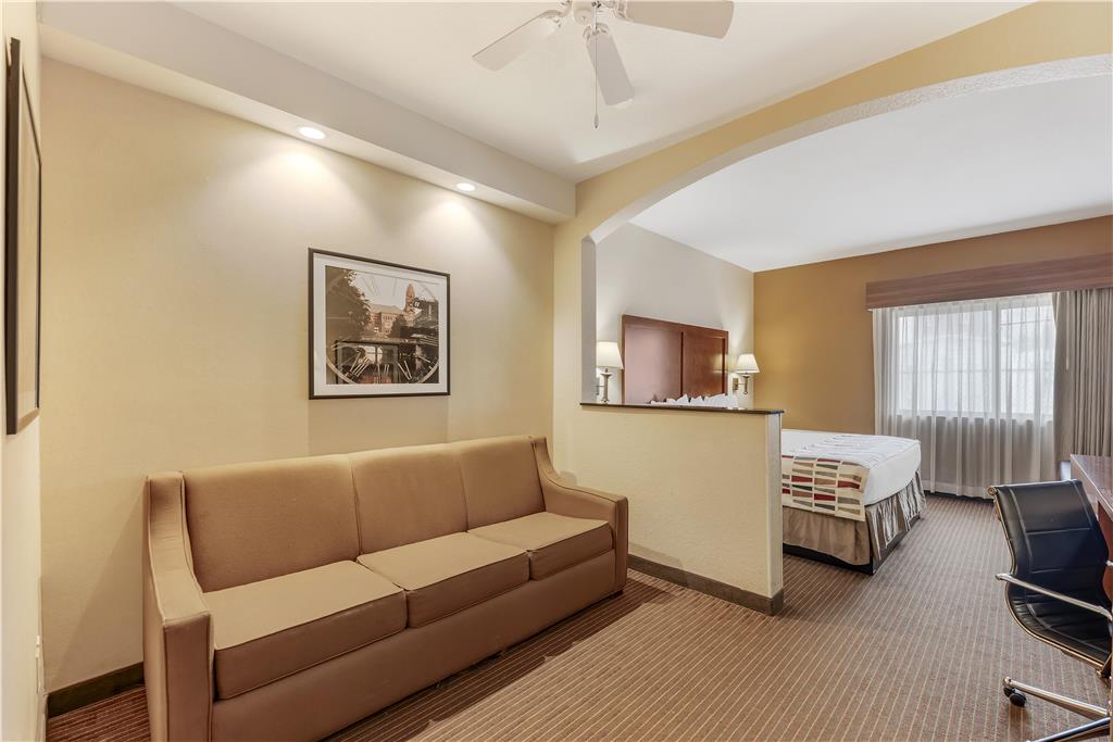 Фото Best Western Alamo Suites