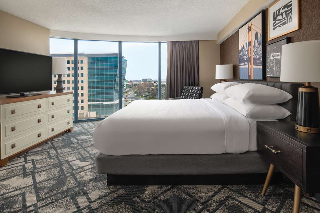 Фото Embassy Suites San Francisco Airport - South San Francisco