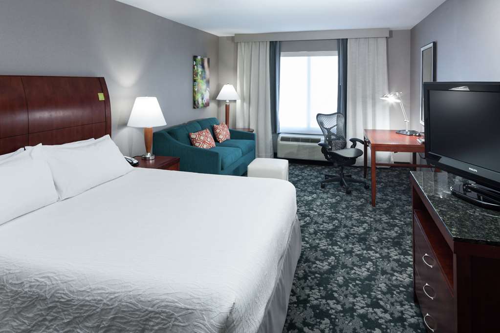 Фото Hilton Garden Inn Naperville/Warrenville