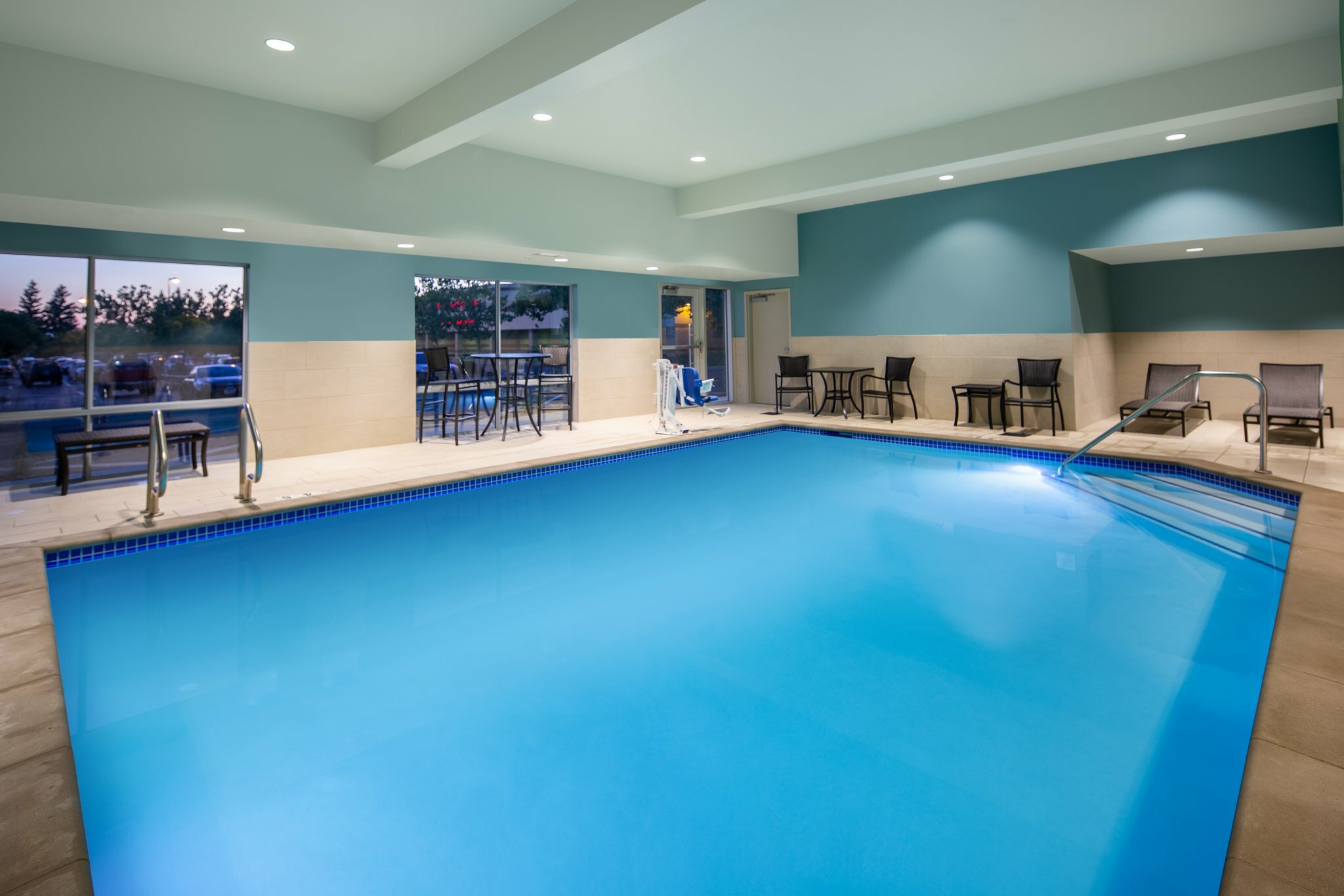 Фото Holiday Inn Express and Suites Chico