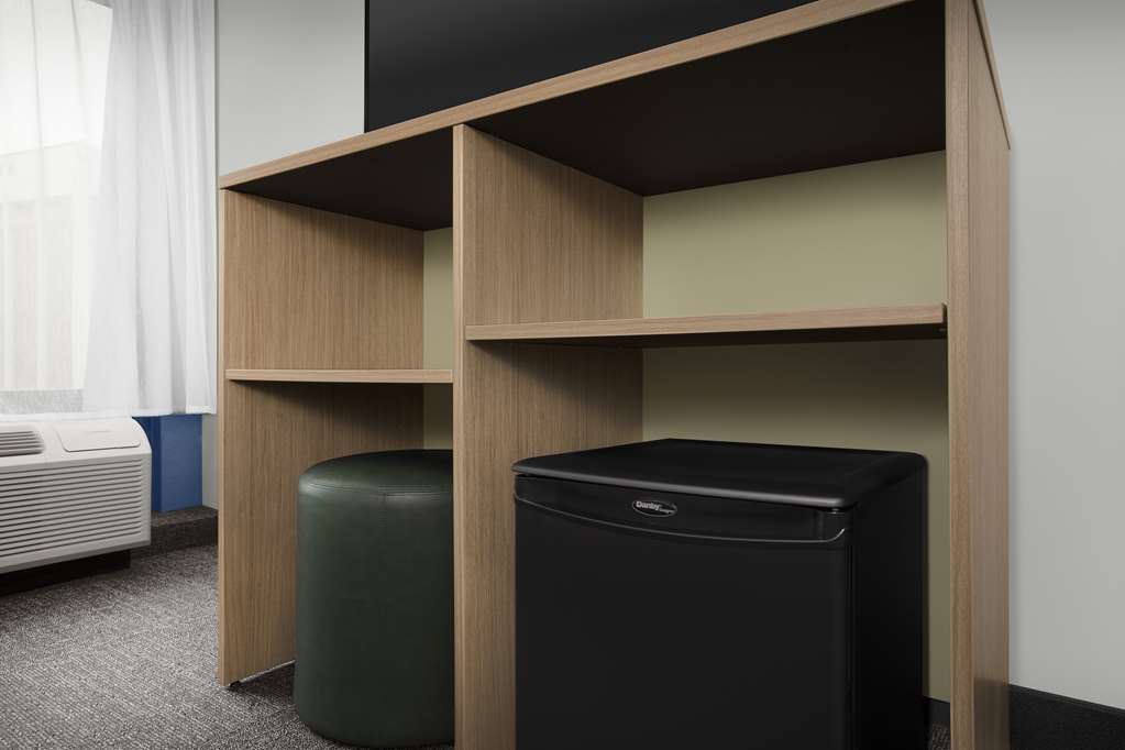 Фото Comfort Inn & Suites Airport