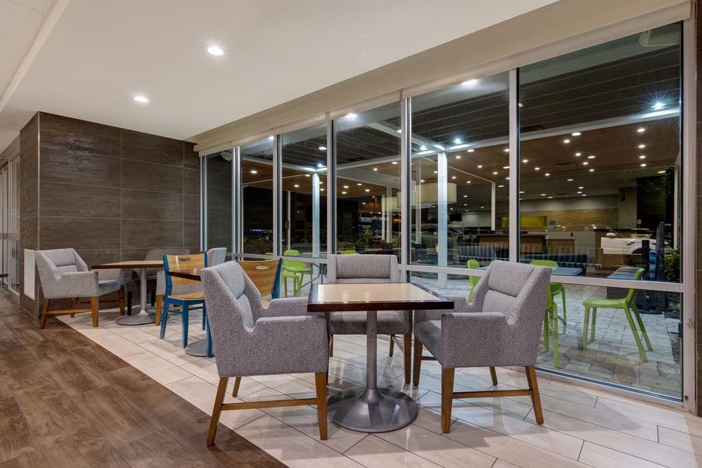 Фото Home2 Suites by Hilton Orlando/International Drive South