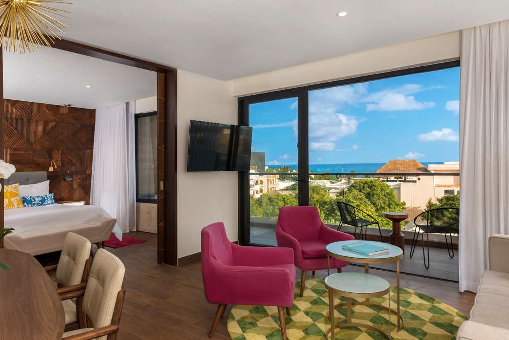 Фото Апартаменты The Fives Downtown Hotel & Residences, Curio Collection by Hilton