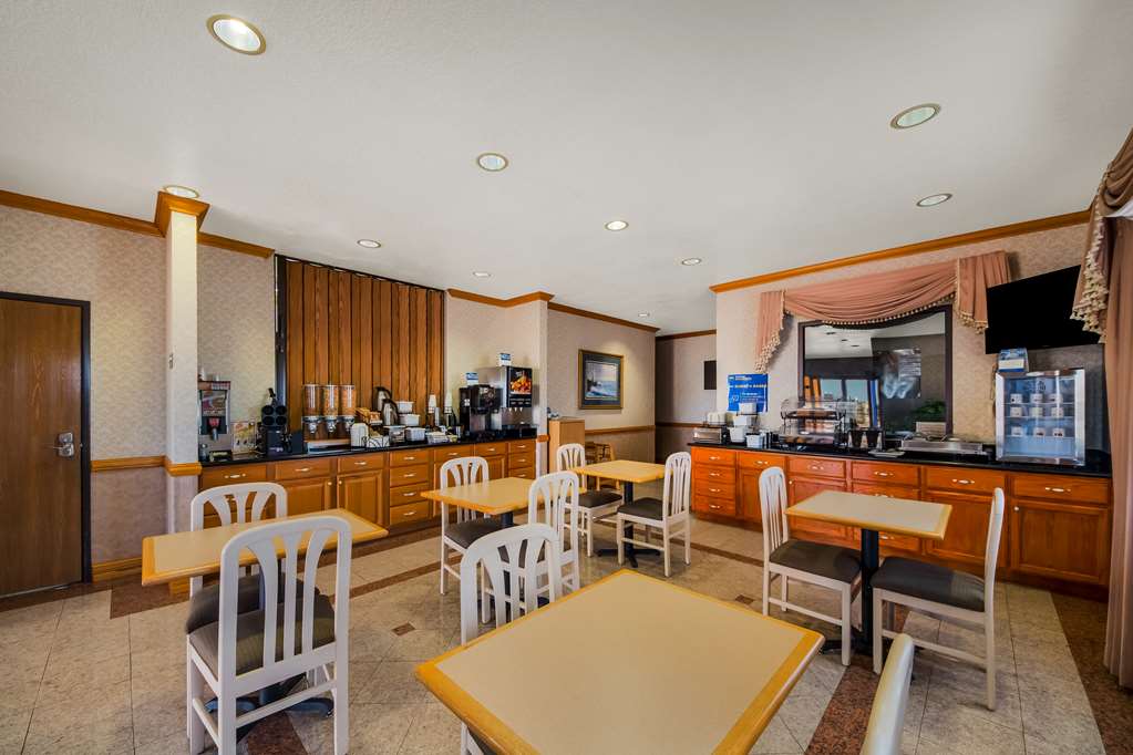Фото SureStay Hotel by Best Western Falfurrias
