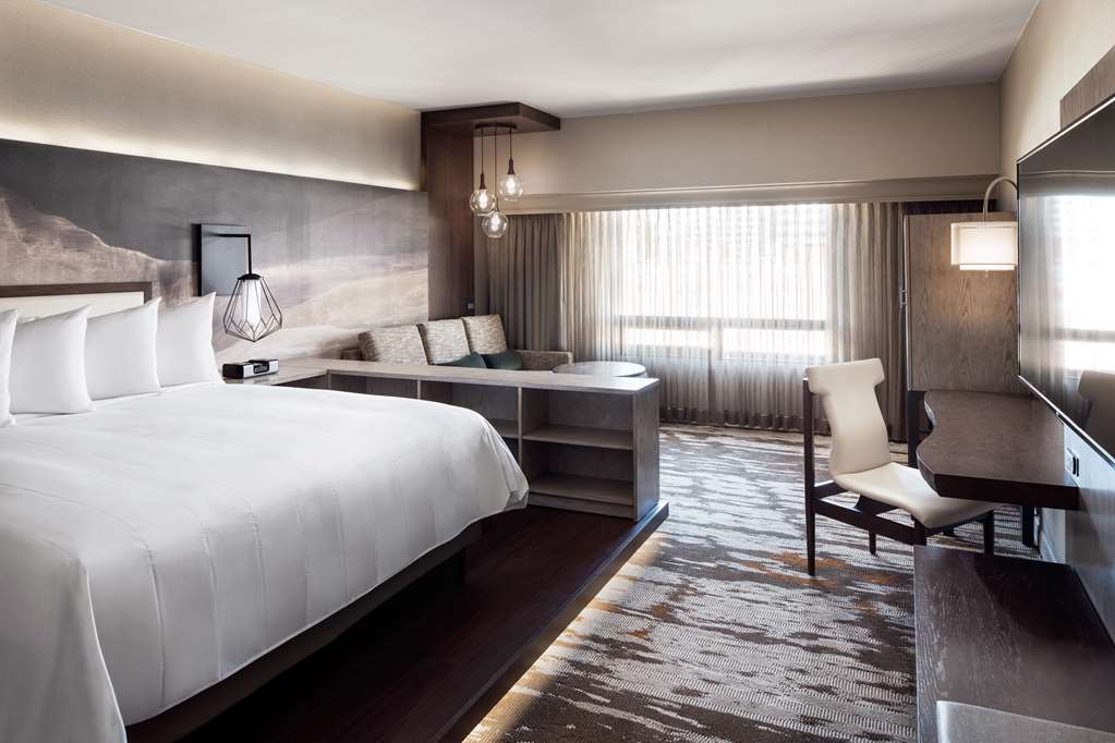 Фото Hilton Denver City Center
