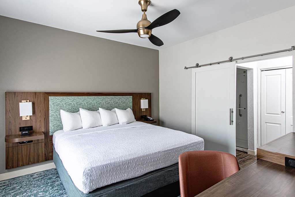 Фото Hampton Inn & Suites Charleston/West Ashley