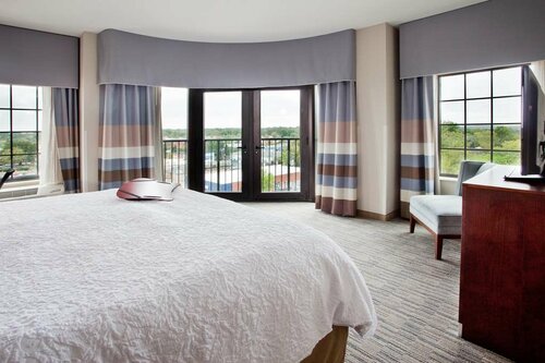 Гостиница Hampton Inn & Suites Chapel Hill-Carrboro/Downtown в Чапел-Хилл