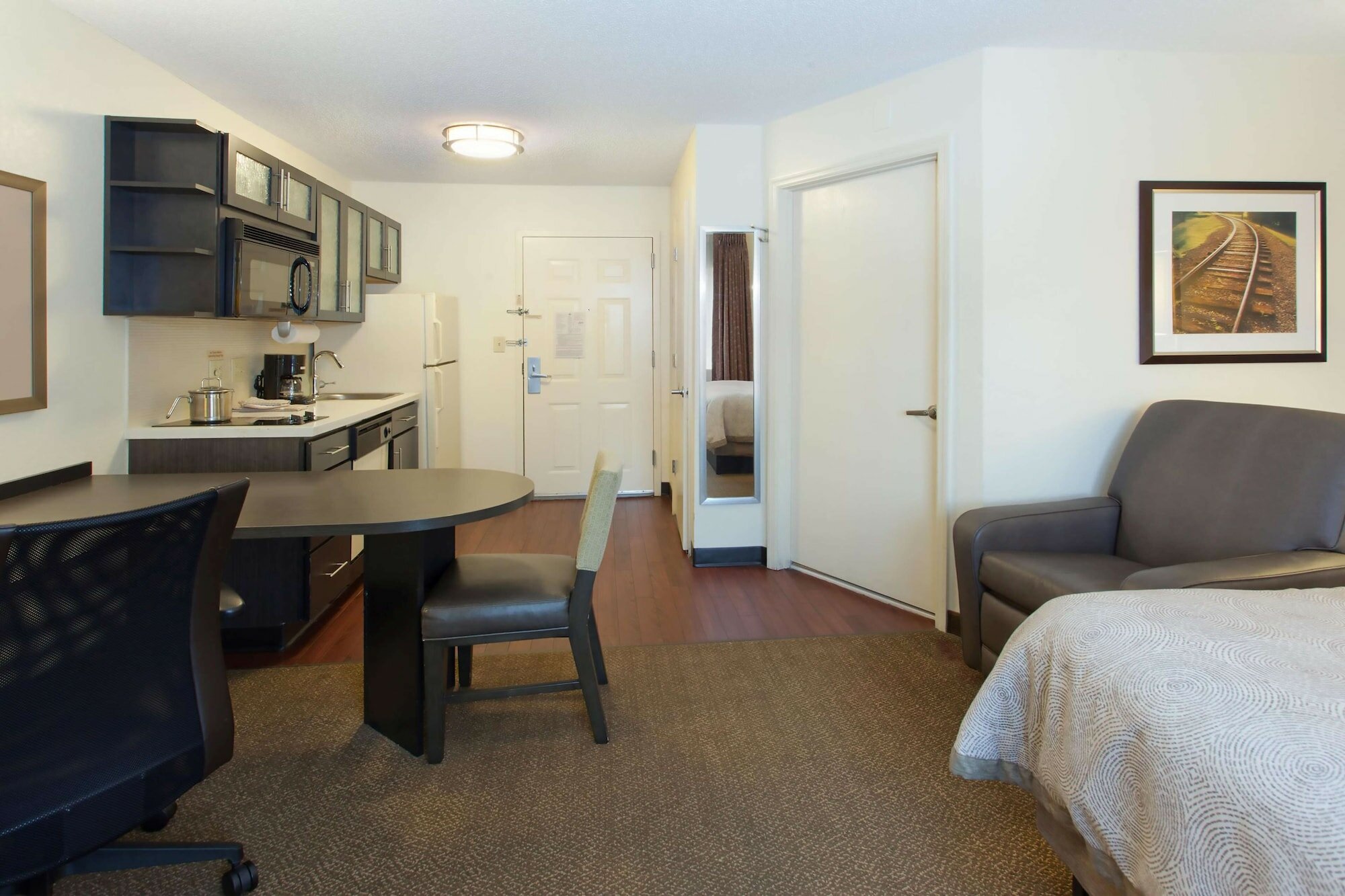 Фото Sonesta Simply Suites Austin The Domain Area