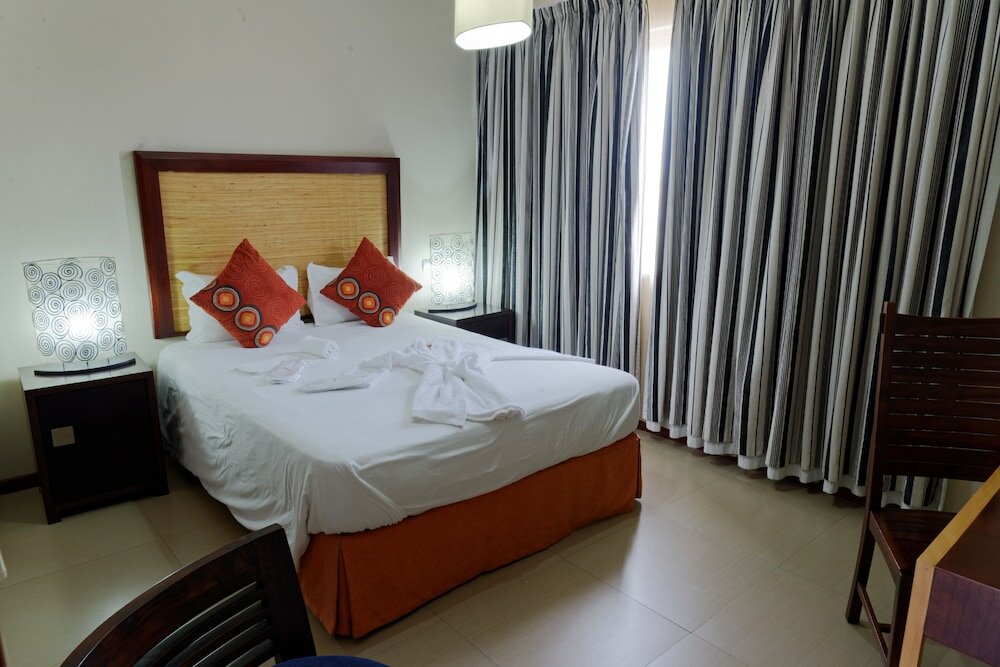 Фото Aparthotel Mil Cidades