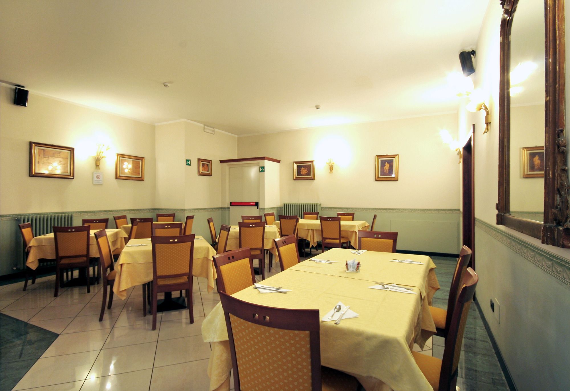 Фото Hotel Promessi Sposi