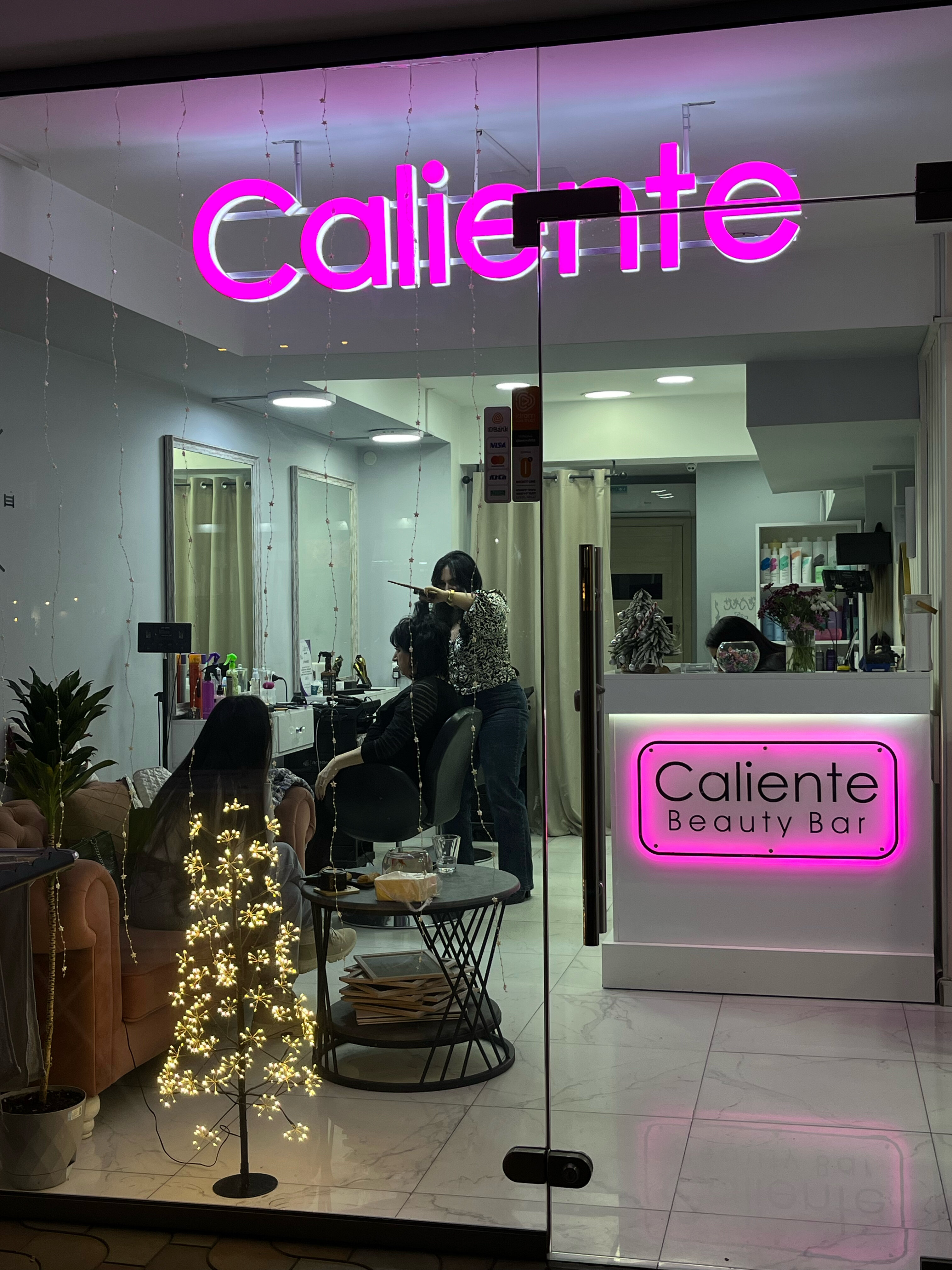Caliente beauty bar