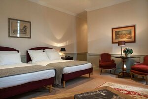 Hotel de Londres (Fontainebleau, Place du Général de Gaulle, 1), hotel