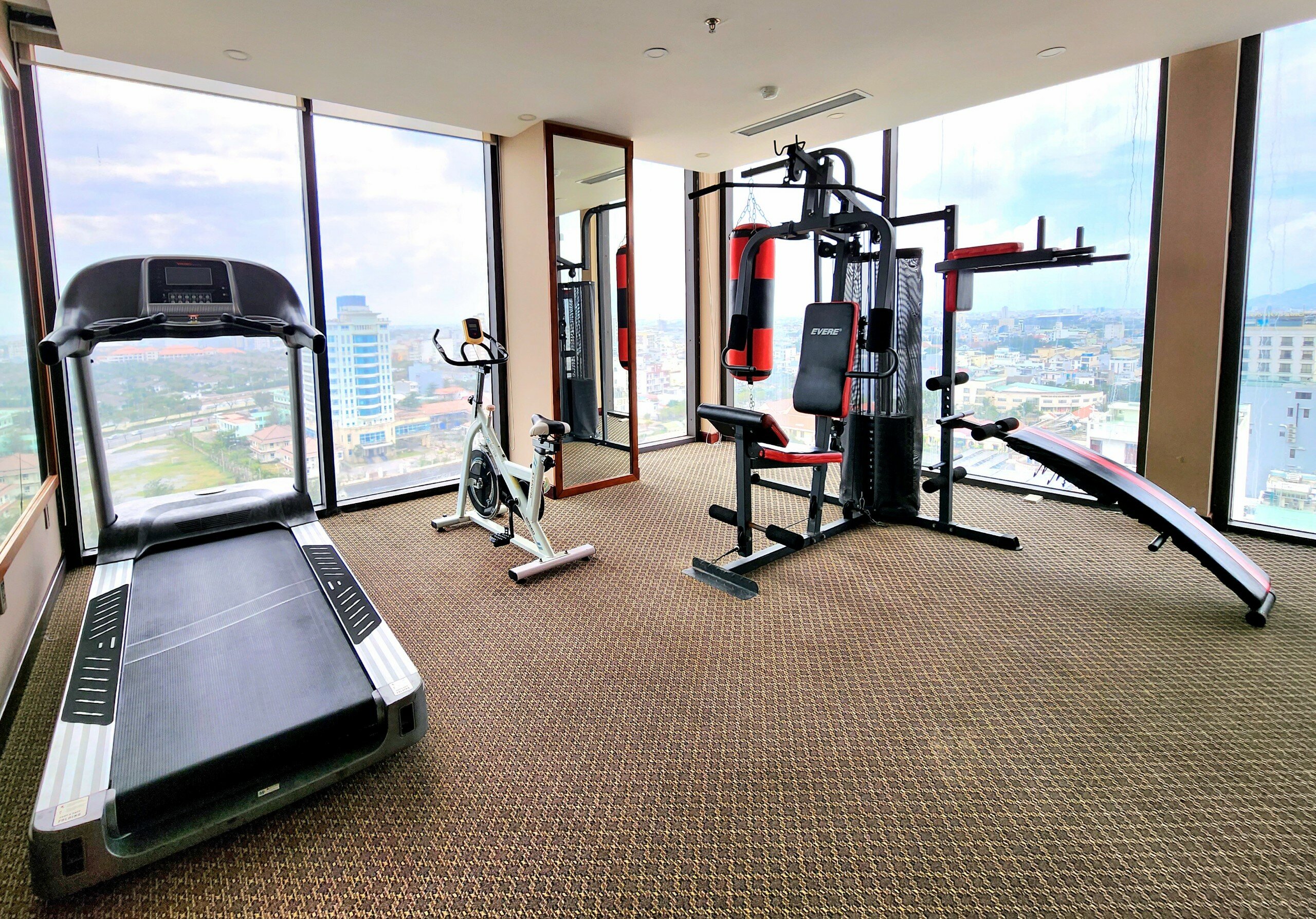 Фото Yarra Ocean Suites Danang