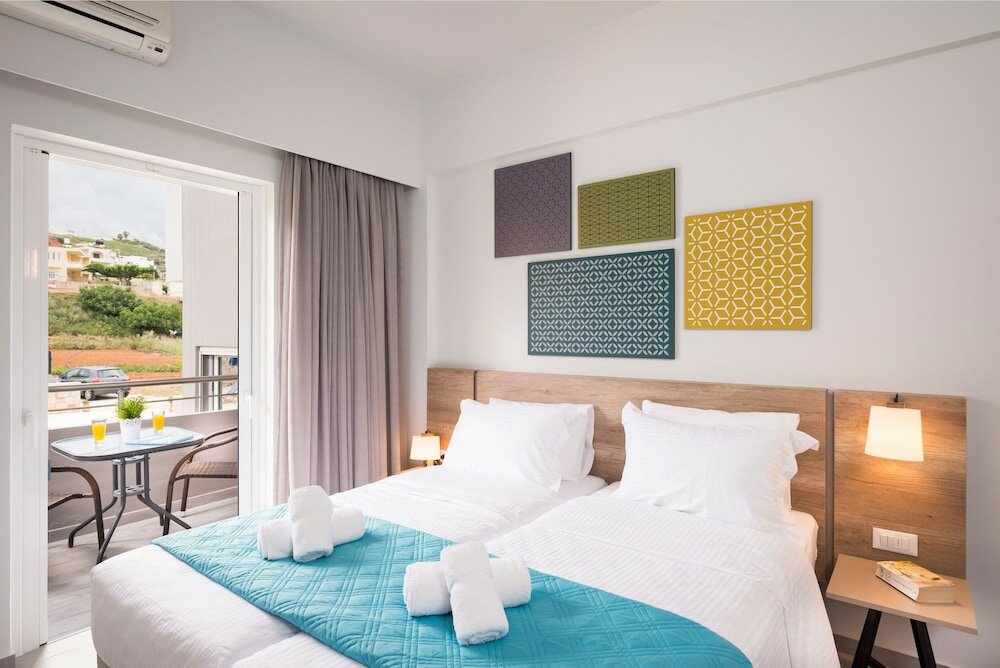 Фото Irini Stalos Apartments