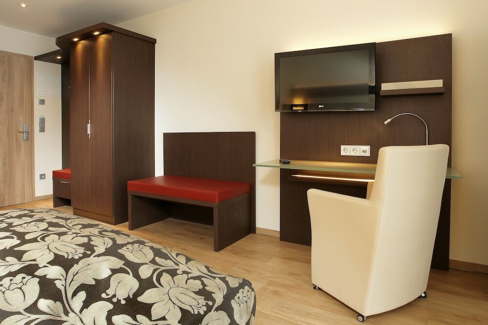 Фото Hotel Simonshof Wolfsburg