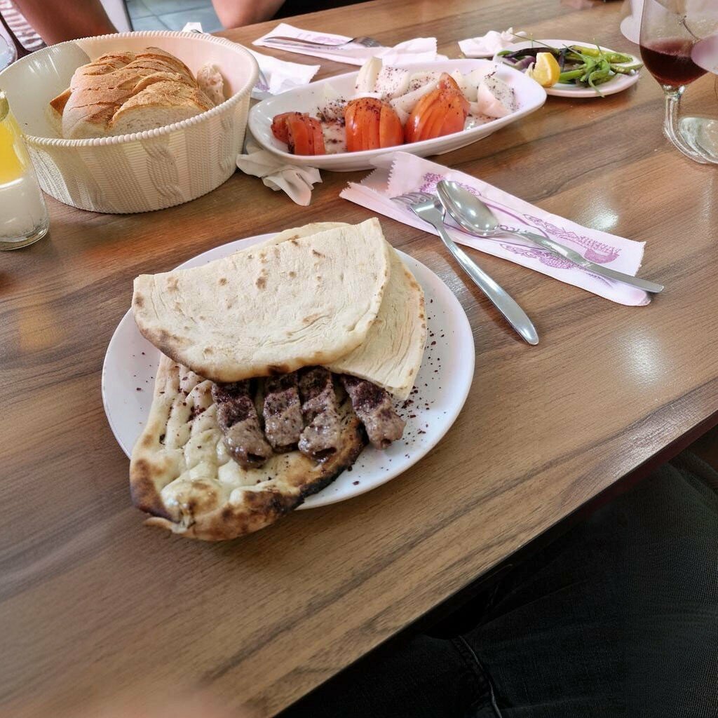 Restaurant Antalyalilar Meatball Piyaz Grill Soup, Isparta, photo