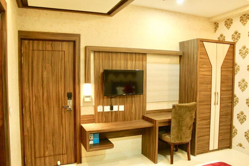 Фото Hotel Uday Palace