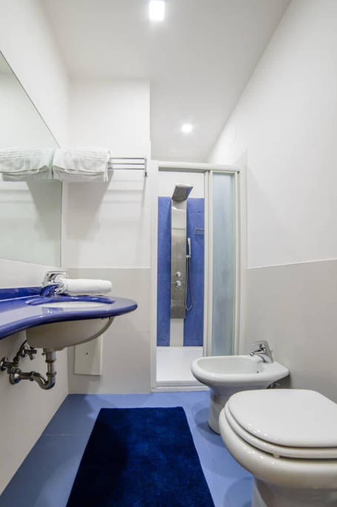 Фото Riviera Luxury Suites B&b