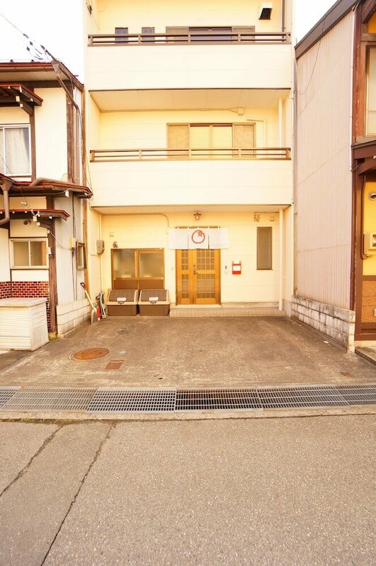 Гостиница Tomato Takayama Station в Такаяме