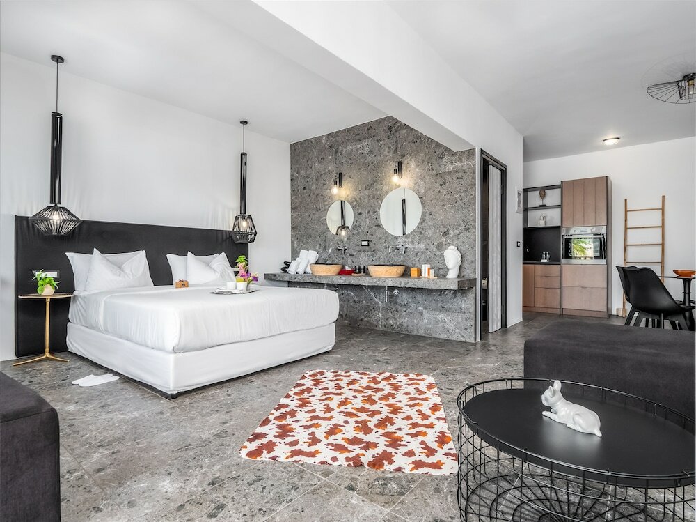 Фото Kalypso Suites Hotel