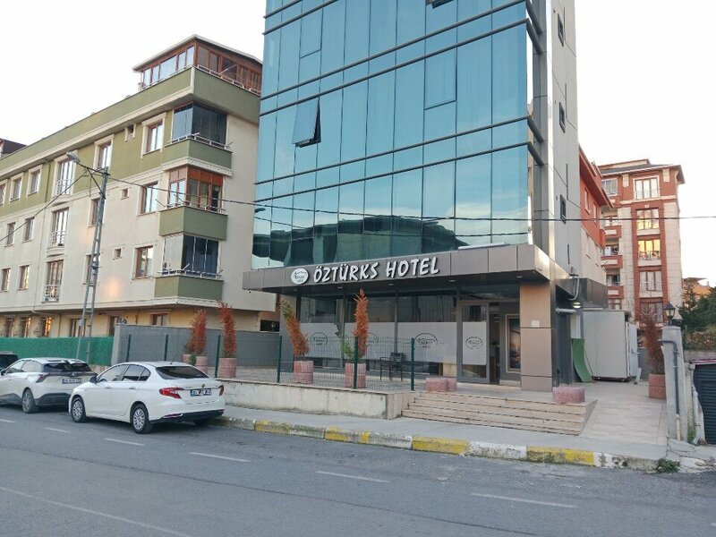Гостиница Özturks Hotel в Пендике