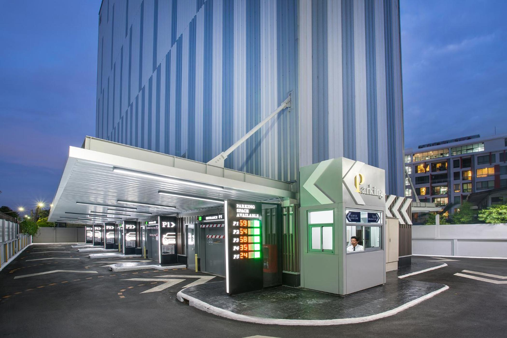 Фото Somerset Ekamai Bangkok