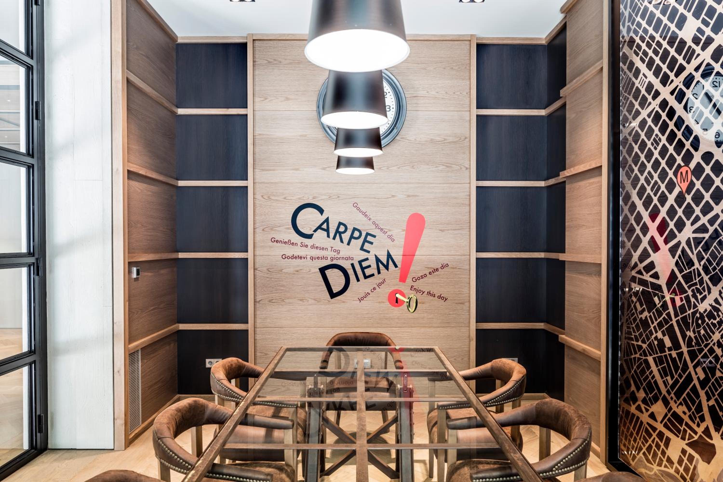 Фото Midtown Apartments