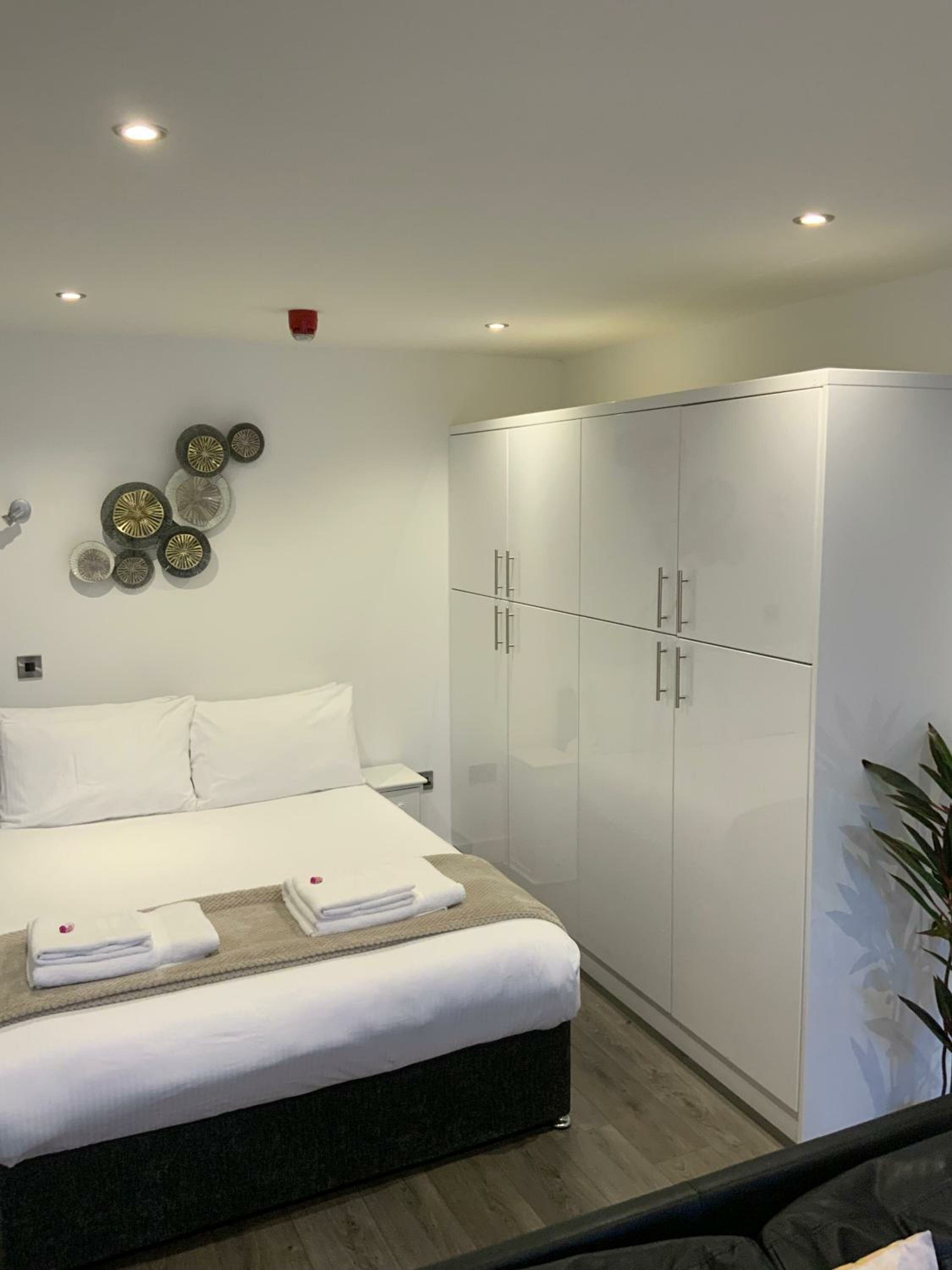 Фото Fox House, Studio Apartments