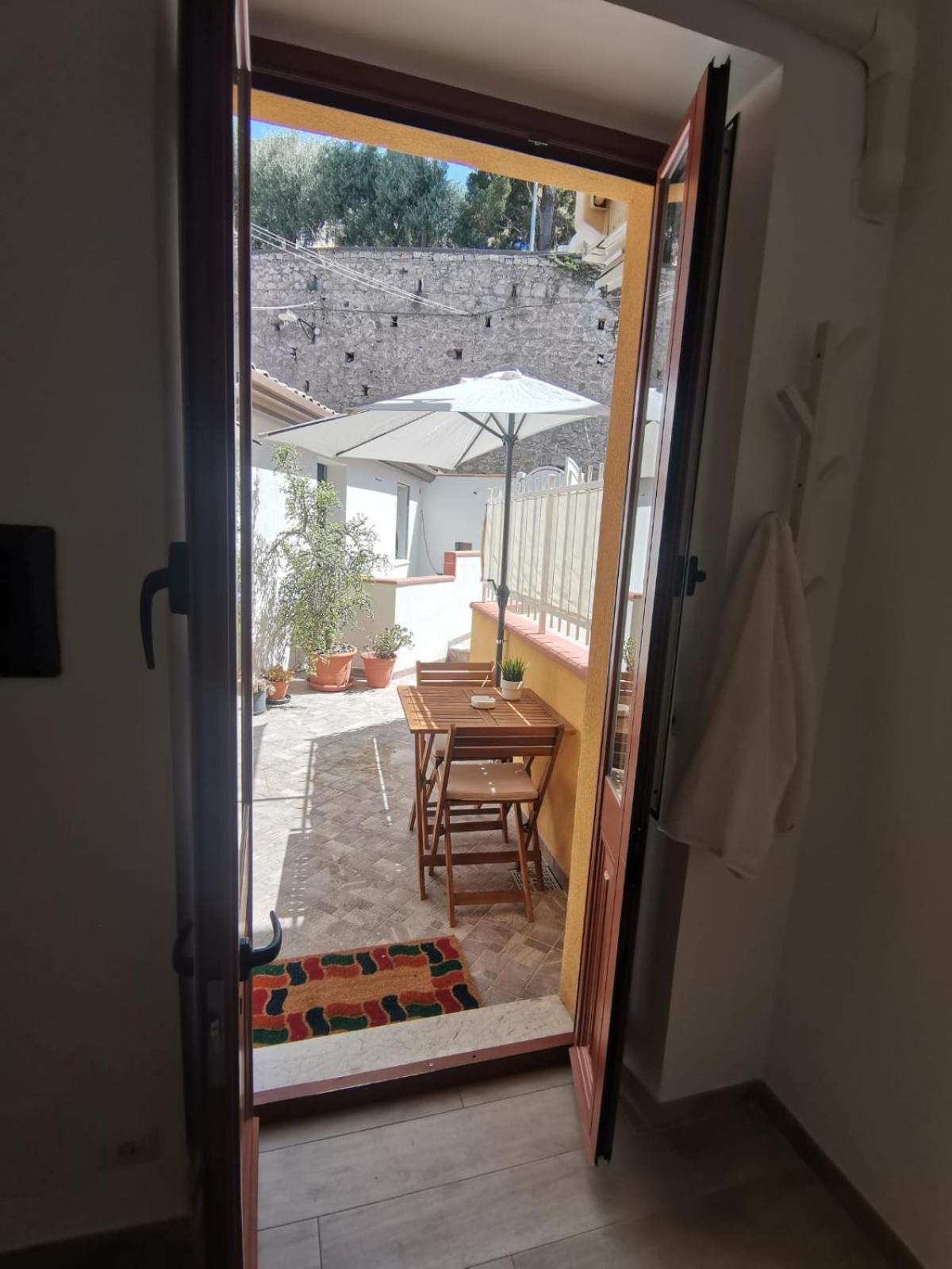 Фото Cartolina Apartment