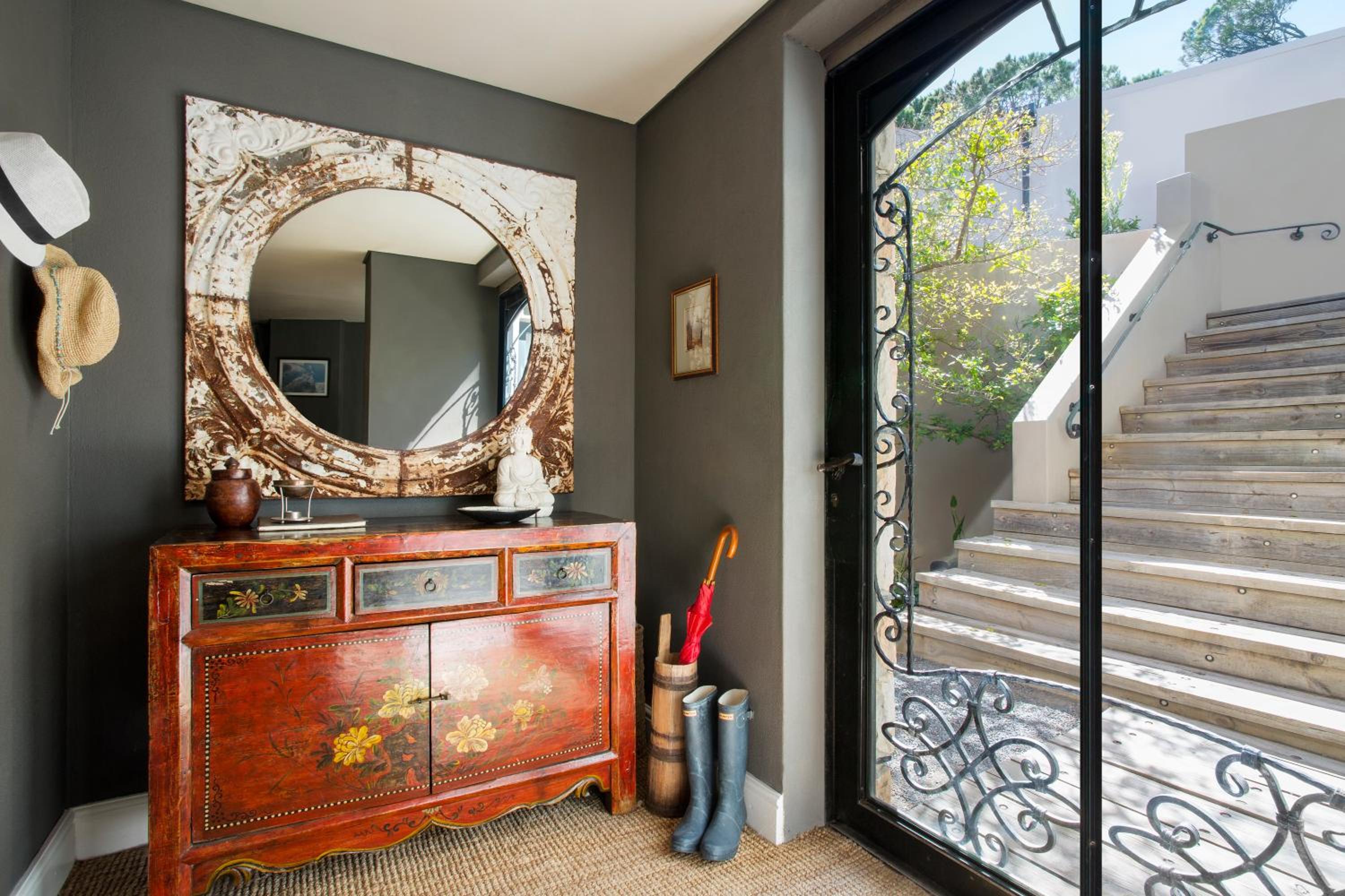 Фото Table Mountain Retreat