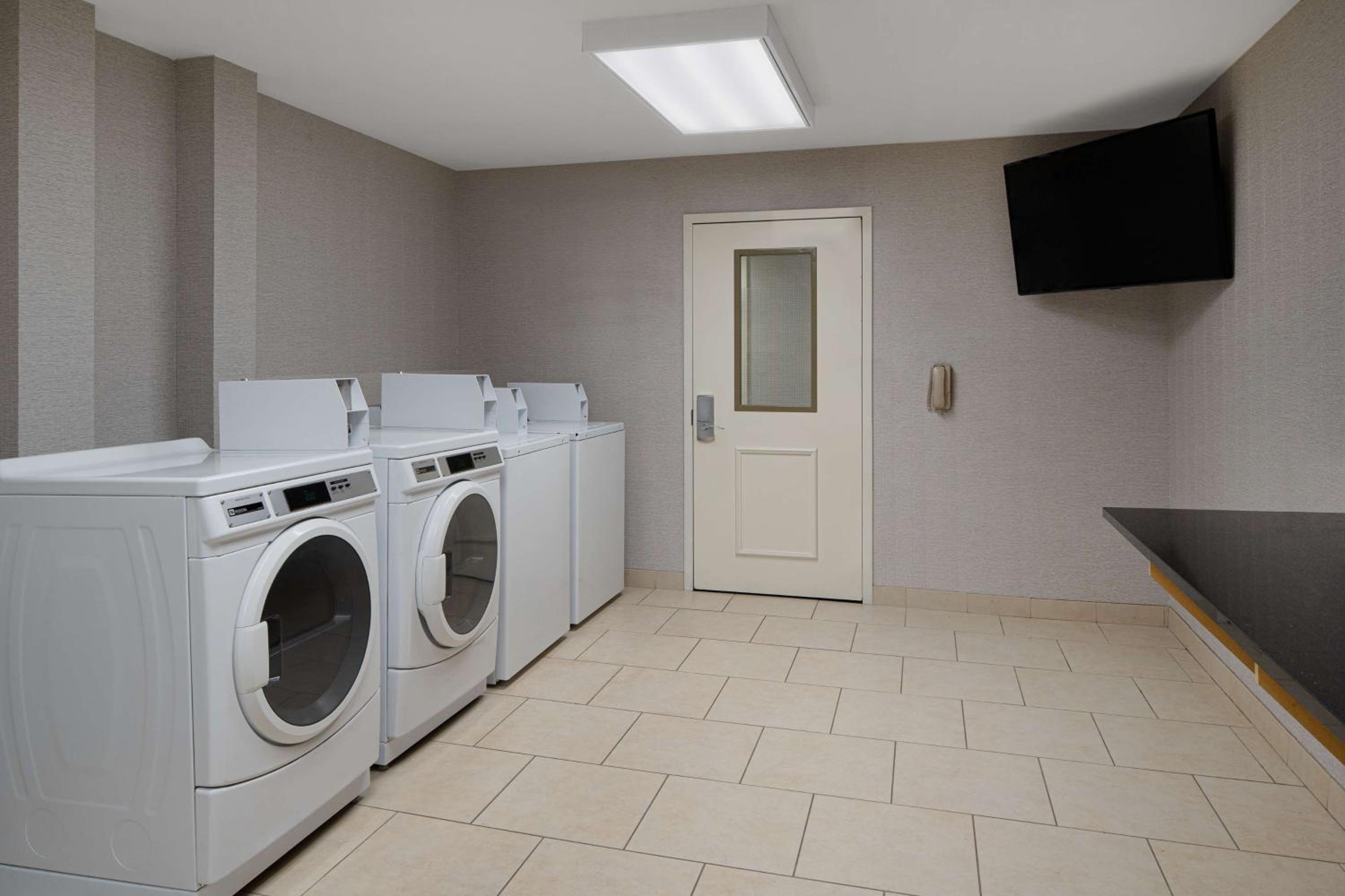 Фото Homewood Suites by Hilton Carle Place - Garden City, NY