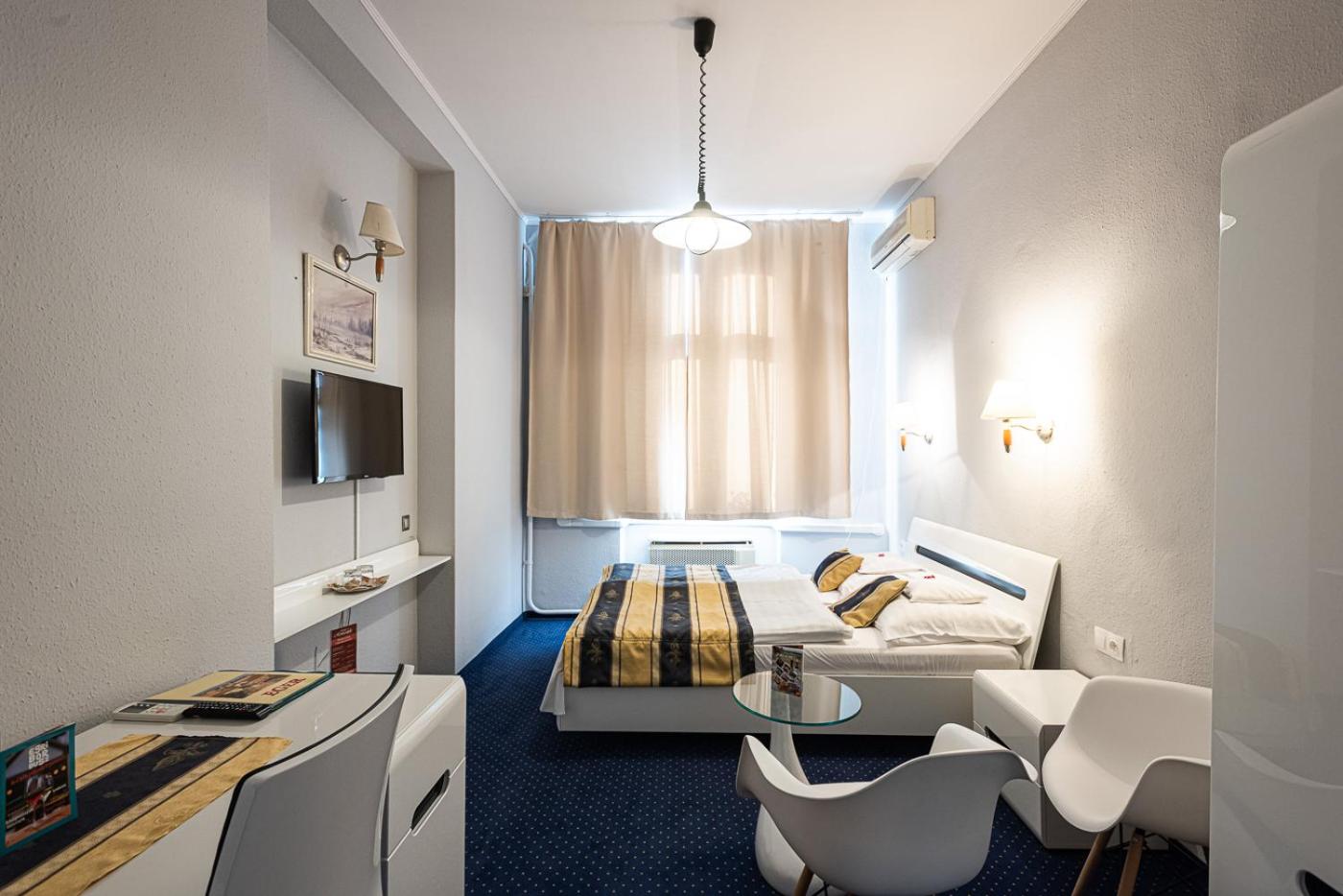 Фото отеля 2