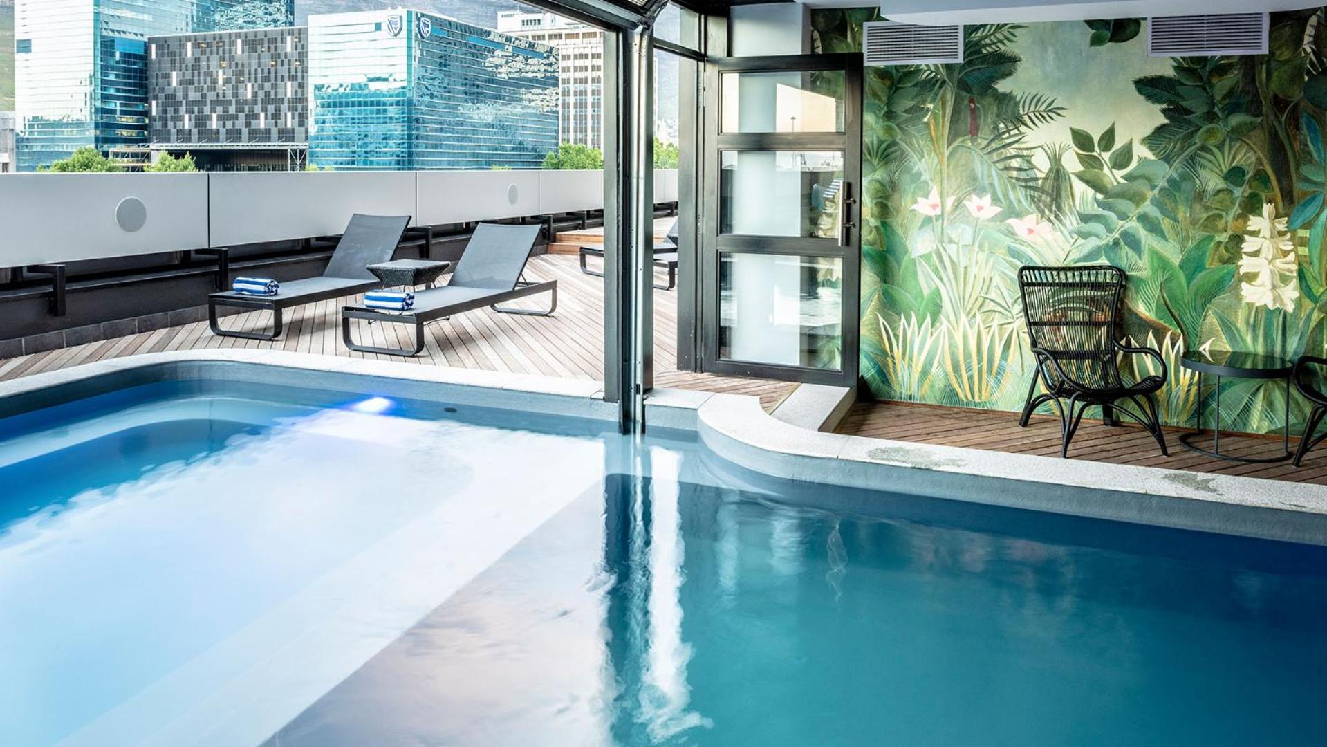 Фото The Onyx Apartment Hotel