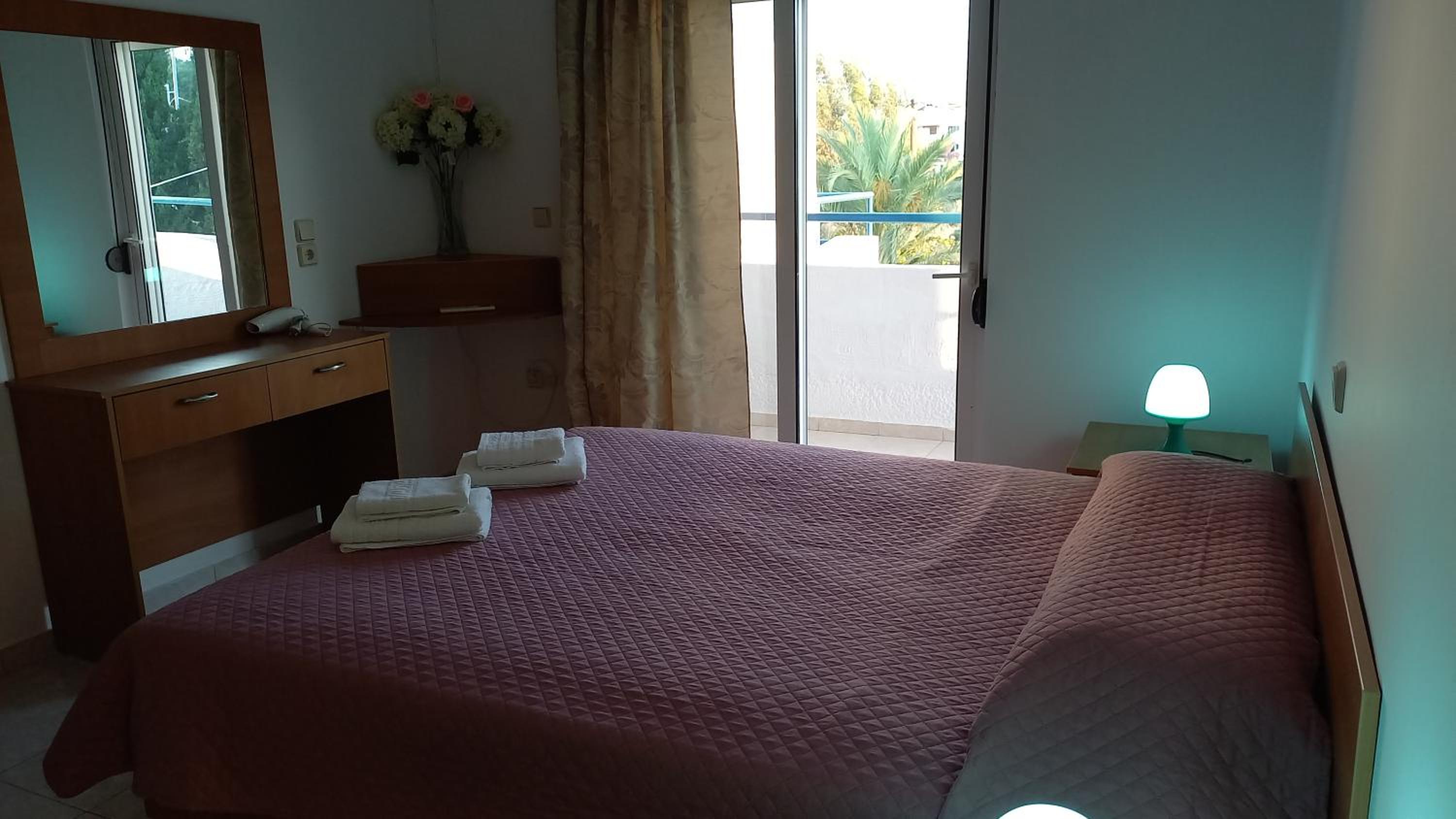 Фото Petasos Apartments