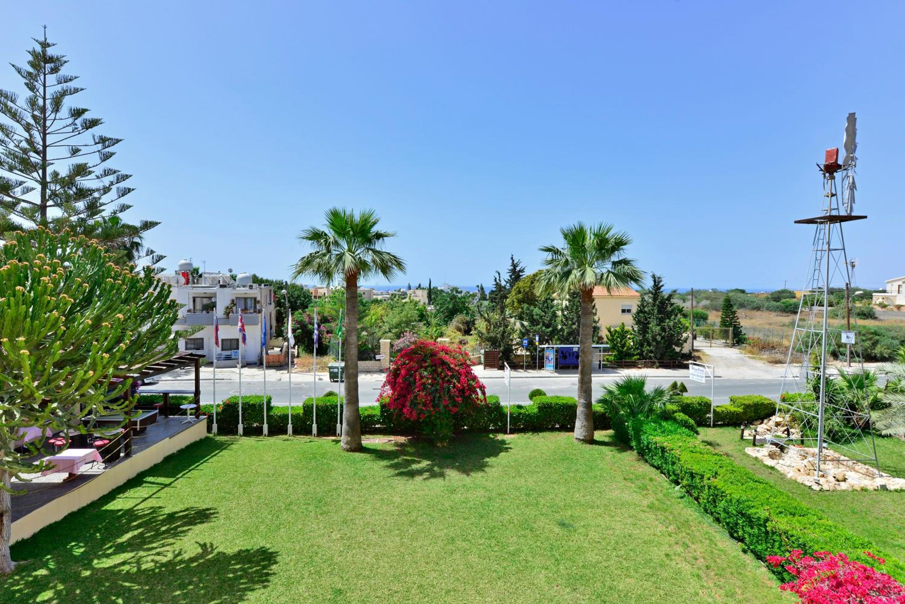 Фото Апартаменты Napa Prince Hotel